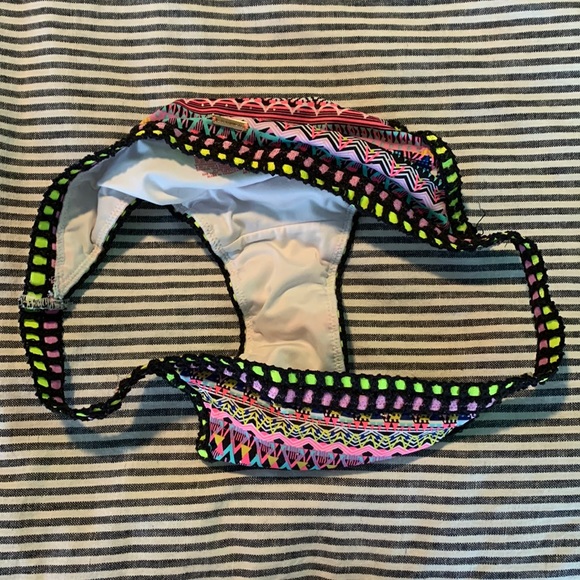 Victoria’s Secret Geometric Print Triangle Bikini - Picture 2 of 8